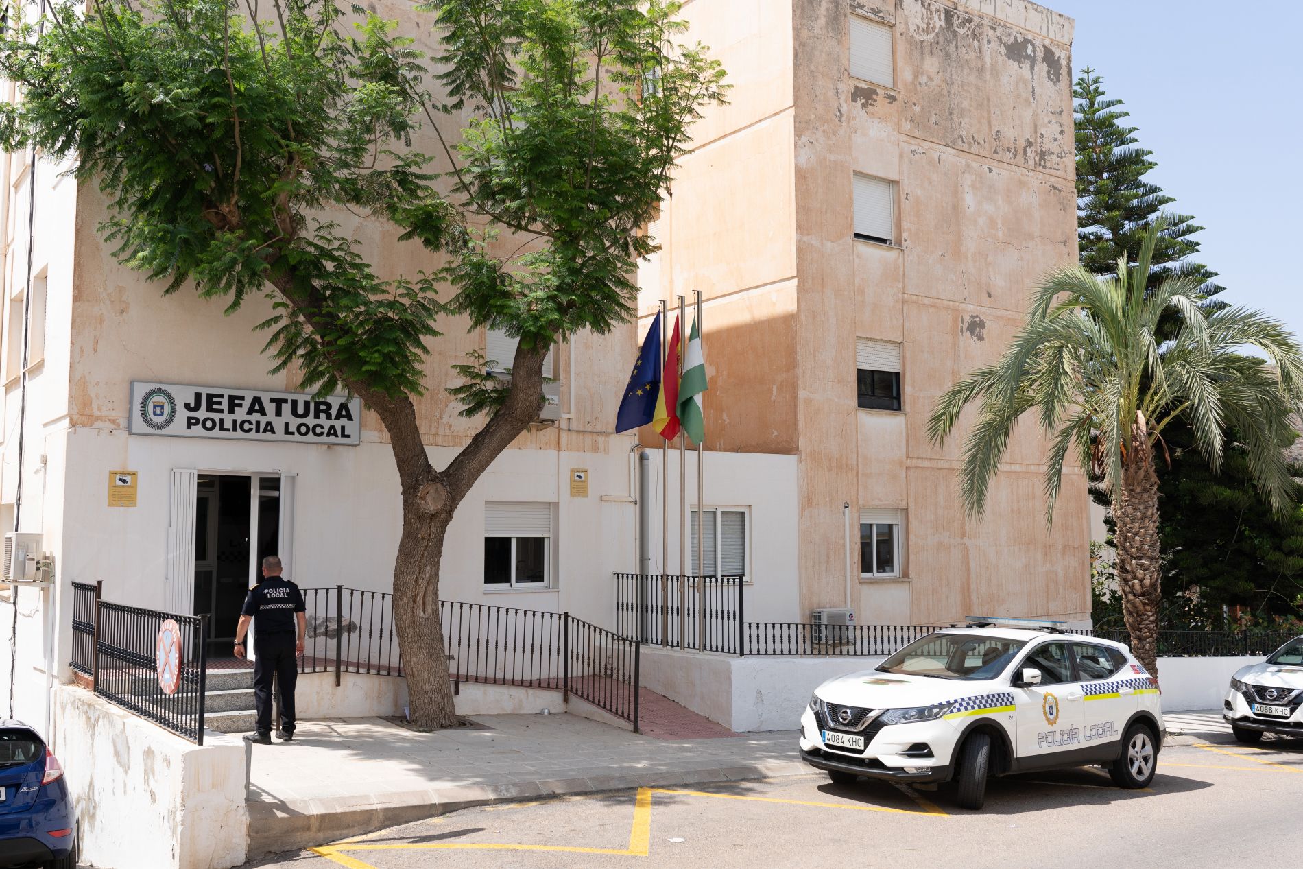 La Policía Local de Níjar detiene a un joven en San José tras sorprenderle intentando robar en una vivienda