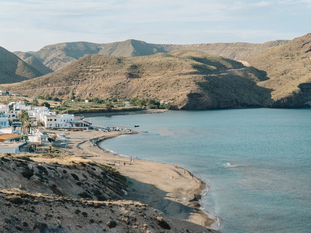 ‘Mi playa bonica’ llega este verano a Las Negras y a Agua Amarga