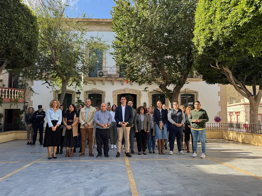 Minuto de silencio en Níjar por las víctimas de la DANA